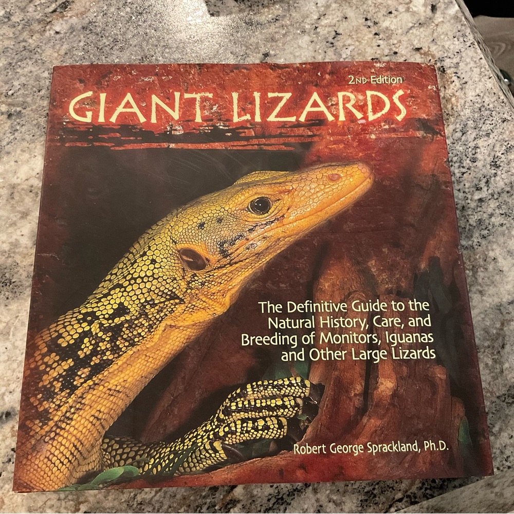 Giant Lizards The Definitive Guide to the Natural History Care & Breed GIFT